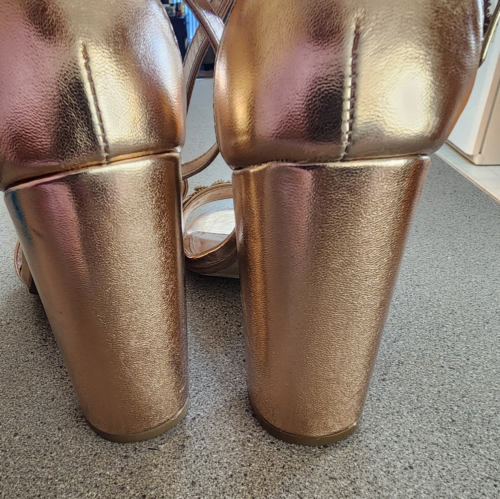 Sandals - Picture 4 of 5